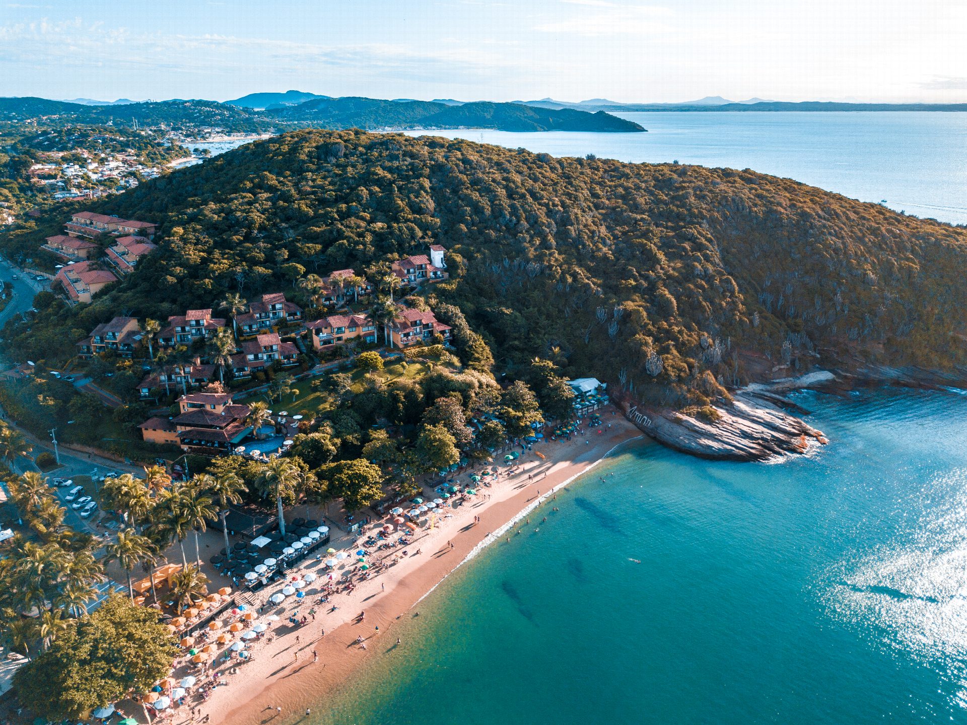 Vista aérea de la playa de João Fernandes y la costa de Búzios